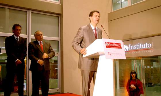 Urtubey asistió a la inauguración del edificio corporativo de Swiss Medical Group