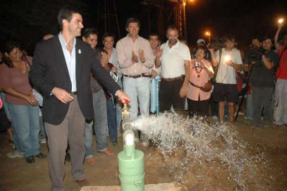 En Santa Victoria Este se inauguró la red de agua y el tendido eléctrico 