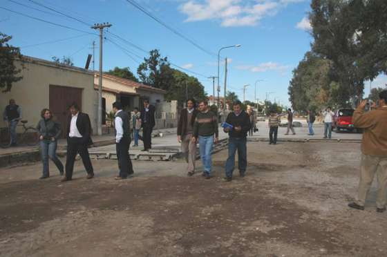 El ministro Parodi recorrió obras en General Güemes