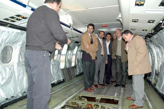 Urtubey visitó en el aeropuerto salteño el hangar de mantenimiento de Andes 