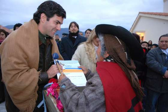 El Gobierno entregó casas para 200 familias en Cerrillos 