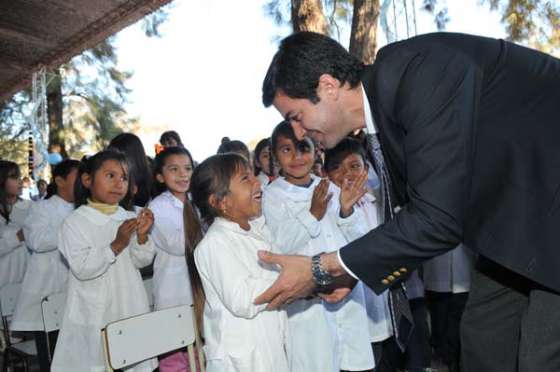 Urtubey inauguró obras de ampliación de una escuela en Cnel. Mollinedo