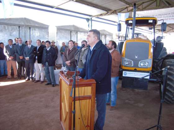 Continúa la asistencia a pequeños productores de la Provincia 