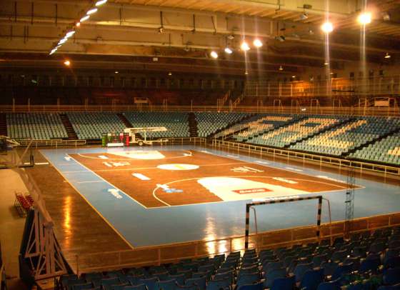 Mejoras en el estadio Delmi por el campeonato argentino de básquetbol 