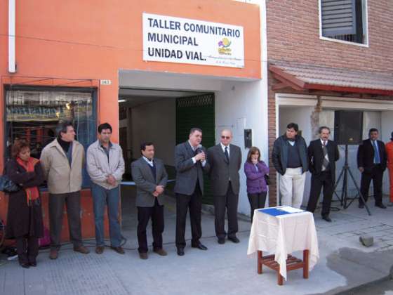 Se inauguró un taller de corte y pulido de rocas y minerales en Orán 