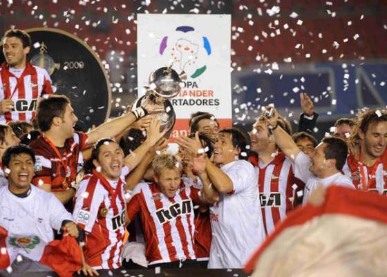 Estudiantes y Vélez jugarán la semifinal de la Copa de Campeones 