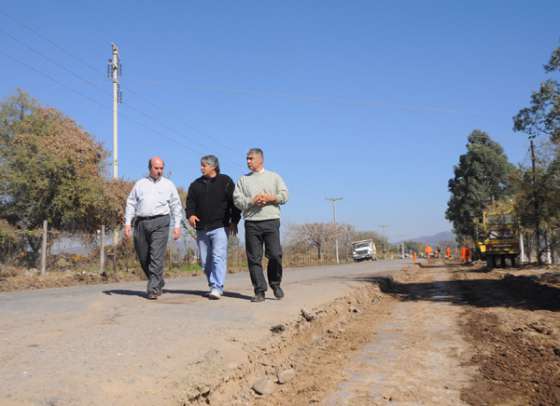 Se repavimenta la ruta que une Campo Santo y Estación Betania 