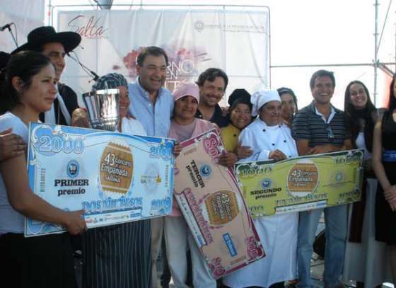 El ministro Posadas participó del Concurso de la Empanada Salteña