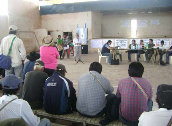 Asamblea comunitaria con pueblos originarios en Santa Victoria Este