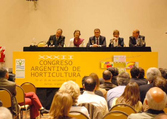 El ministro Loutaif participó del acto de apertura del Congreso de Horticultura