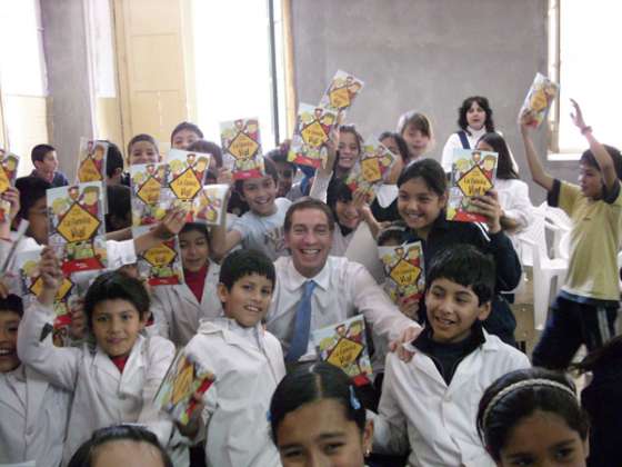 Presentaron el libro La Familia Vial a alumnos de la Escuela Urquiza