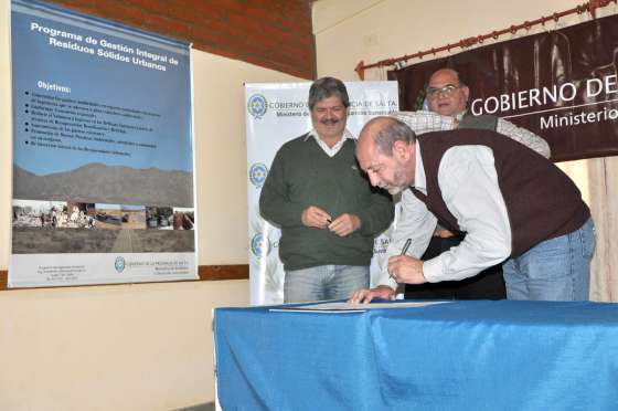 Acuerdan con municipios el manejo de rellenos sanitarios  