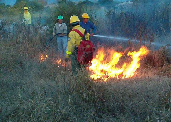 Defensa Civil recomienda y previene a la comunidad sobre incendios