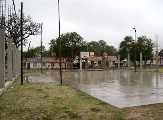 Construyen playones deportivos en Campo Quijano y La Silleta 