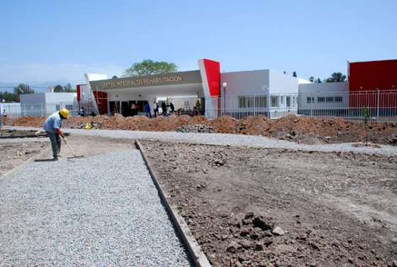 El secretario de Obras Públicas recorrió el Centro Integral de Rehabilitación  