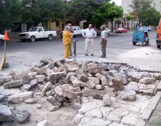 Se repavimenta un sector de la avenida Sarmiento 