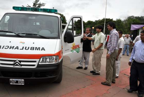 Entregaron una ambulancia para los trabajadores del azúcar 