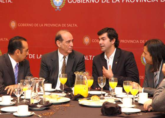 Disertó en Salta el economista Ricardo Arriazu 