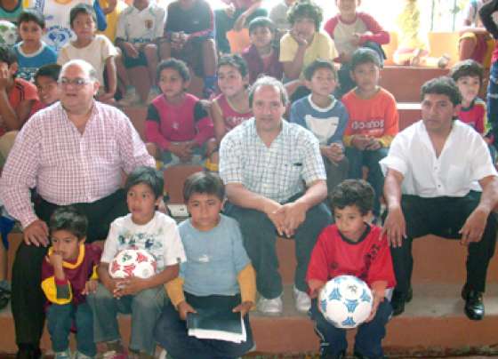 El Secretario de Deportes entregó elementos deportivos en Embarcación 