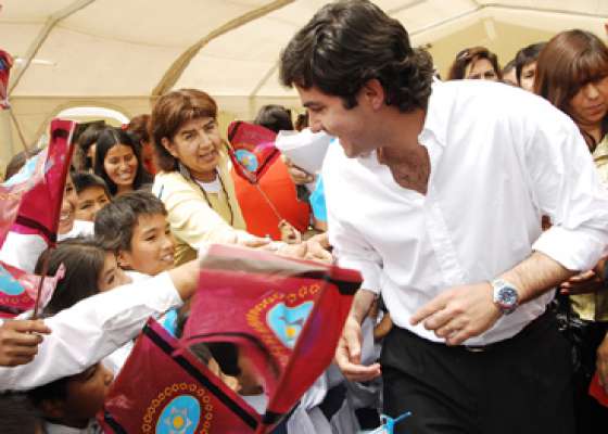 El gobernador Urtubey inauguró una escuela en Rosario de Lerma 