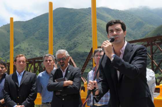 El Gobierno inauguró obra en el río Toro 