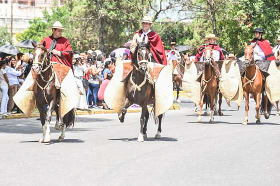 El pueblo de Salta honró a los héroes del 20 de Febrero de 1813