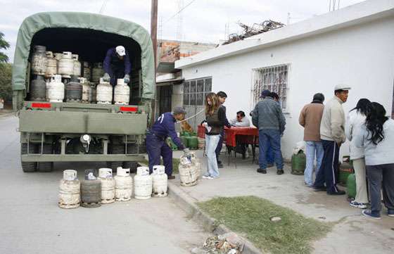 Continúa la distribución de garrafa social en barrios capitalinos