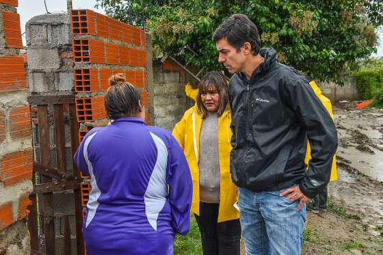 Urtubey recorrió el barrio Santa Rita, uno de los más afectados por la tormenta