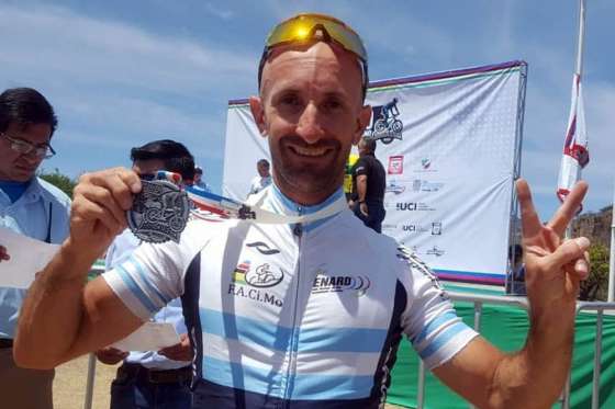 Javier Macías, medalla de plata panamericana en mountain bike