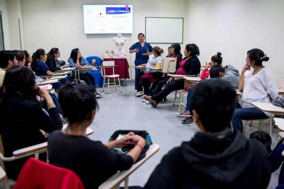 El hospital Materno Infantil puso en marcha un nuevo taller sobre lactancia prenatal