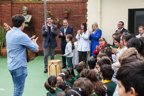 Urtubey rindió homenaje al héroe gaucho en la escuela Güemes de Berazategui