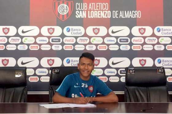 Un salteño de 16 años firmó su primer contrato profesional en San Lorenzo