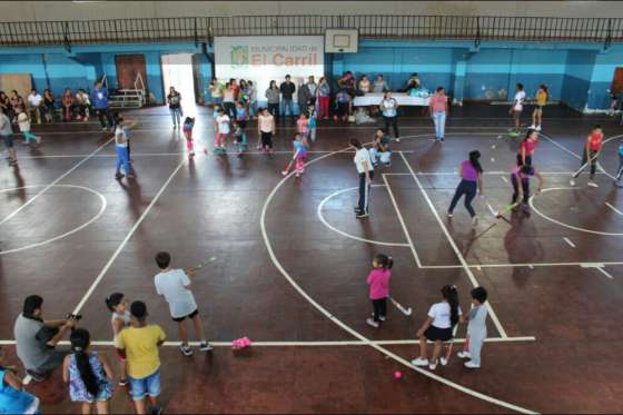 Hockey: Entrega de Sembrando Hockey en municipios del norte