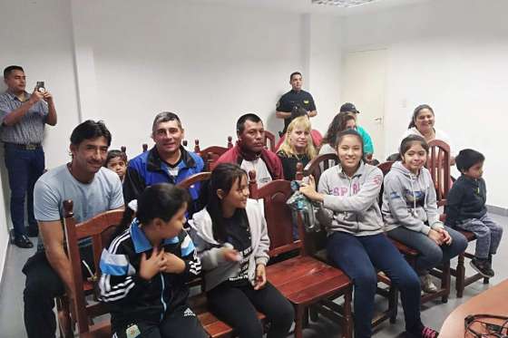 Profesores y alumnos de la Escuela Municipal de Taekwondo visitaron el 9-1-1 de Tartagal