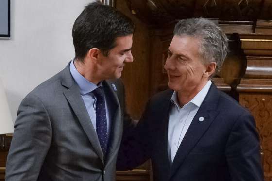 Urtubey presentó al presidente Macri las propuestas para el diálogo nacional