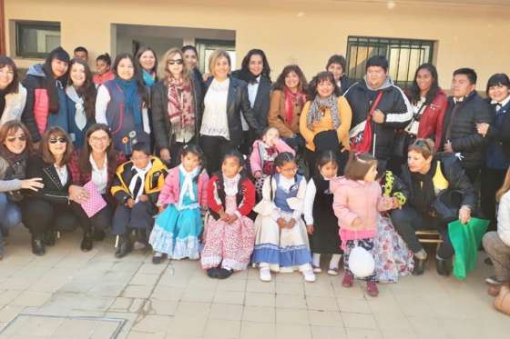 La comunidad de la escuela Corina Lona conmemoró el 25 de Mayo