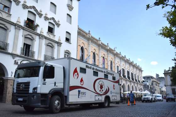 Colecta de sangre en la plaza 9 de Julio y en la Cruz Roja