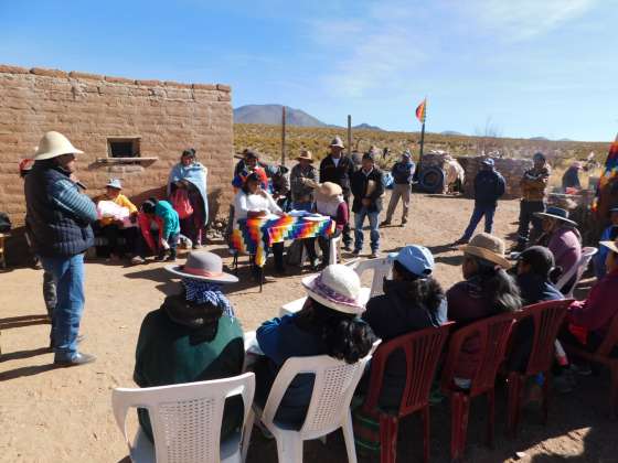 La ministra Cruz participó en la asamblea general de la comunidad coya El Desierto