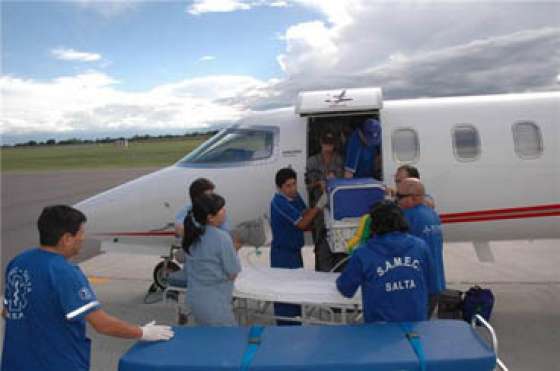 Tres menores fueron trasladados a esta Capital en vuelo sanitario 