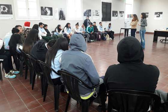 La muestra Siete Vidas motiva a estudiantes a reflexionar sobre la violencia