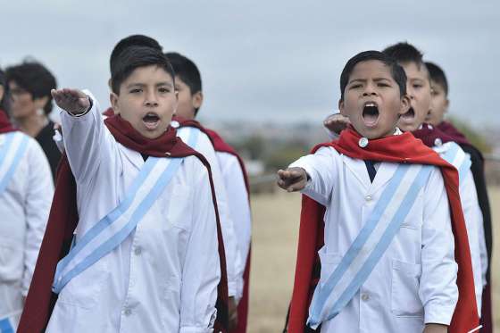 Alumnos de cuarto grado prometerán hoy lealtad a la bandera argentina