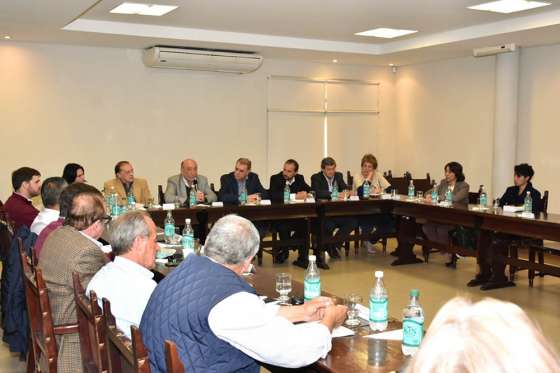 Miembros del Consejo Económico y Social recibieron al ministro de Salud Roque Mascarello