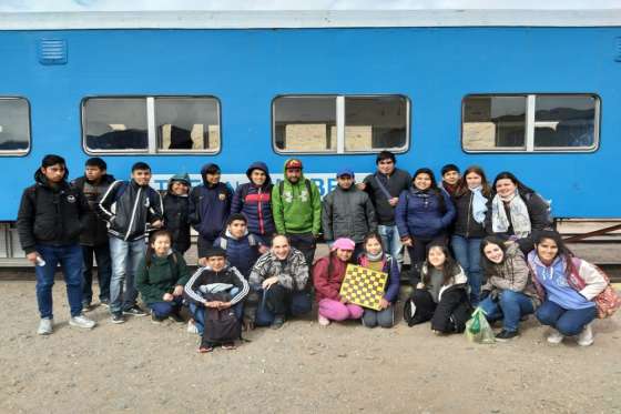 Estudiantes destacados viajaron en el emblemático Tren a las Nubes