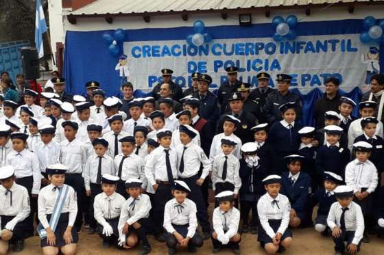 Pluma de Pato ya cuenta con sus cuerpos infantiles de Policía