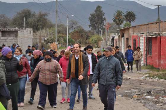 Presentaron el proyecto para redes de cloaca en barrio Sanidad II