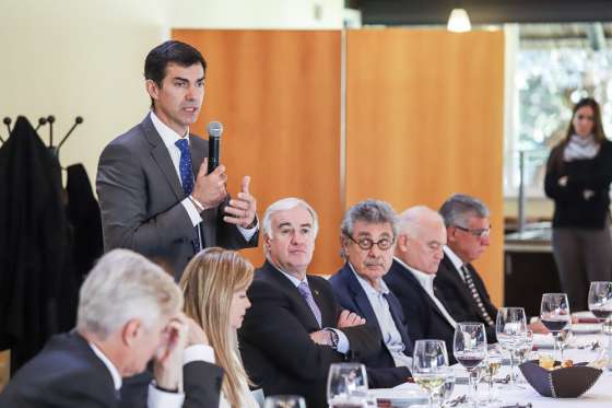 Urtubey se reunió con directivos de la Cámara Industrial de Laboratorios Farmacéuticos Argentinos