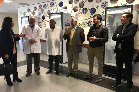 El hospital Materno Infantil recibió refrigeradores exhibidores en comodato