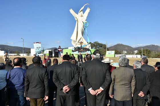 Héroes de Malvinas son recordados por veteranos y familiares de caídos del ARA Belgrano