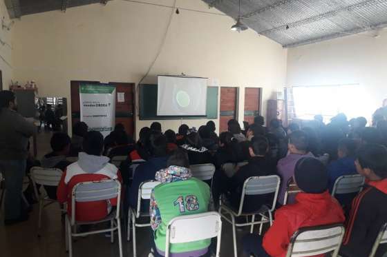 Estudiantes de La Caldera aprendieron sobre los perjuicios que causan las drogas