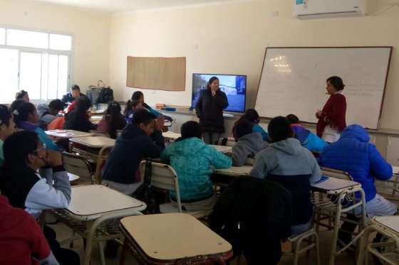 Estudiantes de La Caldera se suman a la campaña contra el grooming